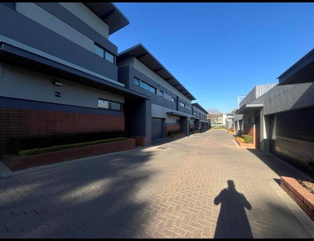 4 BEDROOM PROPERTY TO RENT IN WATERKLOOF RIDGE